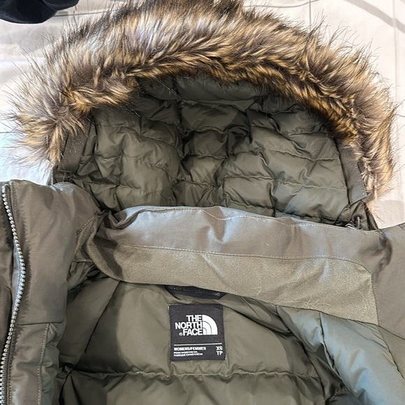 The North Face Arctic II Waterproof 550-Fill-Power Down Parka with Faux Fur Trim - Picture 6 of 6